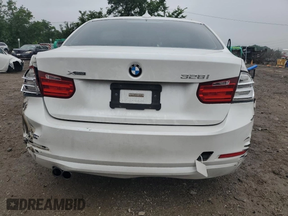 2015 BMW 3 Series 328i xDrive с VIN WBA3B5G57FNS14661, выставлен на аукционе Copart как лот 61301435 с пробегом 94 905 миль миль и Списание • Salvage title. История ставок и продаж доступна на DreamBid. Изображение 6.