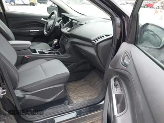 2019 Ford Escape SE z VIN 1FMCU9GD8KUB56356, wystawiony jako IAAI lot #42048802 z przebiegiem 109 356 mil mil oraz . Historia ofert i sprzedaży dostępna na DreamBid. Obrazek 5.