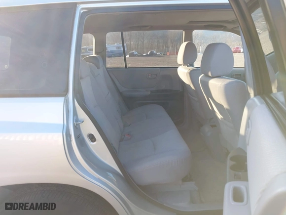 2004 Toyota Highlander with VIN JTEEP21A640022106, listed as a IAAI auction lot 41748682 with 184,488 mi miles. Bid and sale history available at carsss.com. Image 8.