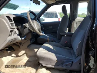 1998 Nissan Frontier XE z VIN 1N6DD26S9WC383015, wystawiony jako Copart lot #51453755 z przebiegiem 223 770 mil mil oraz Szkoda całkowita • Salvage title. Historia ofert i sprzedaży dostępna na DreamBid. Obrazek 7.