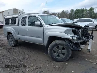 2009 Toyota Tacoma with VIN 5TEUU42N59Z604632, listed as a IAAI auction lot 41892976 with 43,810 mi miles. Bid and sale history available at carsss.com. Image 1.