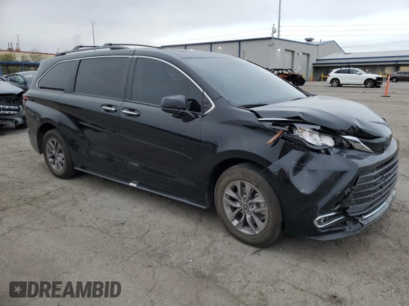 2022 Toyota Sienna XLE with VIN 5TDYRKEC6NS089598, listed as a Copart auction lot 49350255 with 66,552 mi miles and Salvage Title. Bid and sale history available at DreamBid. Image 4.