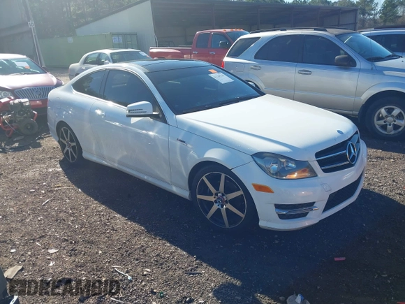 2015 Mercedes-Benz C-Class C 250 with VIN WDDGJ4HB3FG389019, listed as a IAAI auction lot 41220328 with 1 mi miles. Bid and sale history available at carsss.com. Image 1.