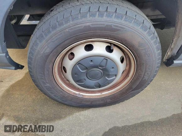 2017 Ford Transit с VIN 1FTBW3XMXHKA23092, выставлен на аукционе IAAI как лот 42734091 с пробегом 247 417 миль миль и . История ставок и продаж доступна на DreamBid. Изображение 16.