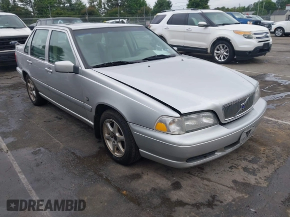 2000 Volvo S70 с VIN YV1LS56D6Y2639248, выставлен на аукционе IAAI как лот 42367034 с пробегом 112 571 миль миль и . История ставок и продаж доступна на DreamBid. Изображение 1.