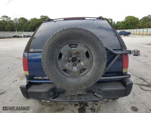 2002 Chevrolet Blazer LS with VIN 1GNCT18W22K168983, listed as a Copart auction lot 71771244 with 254,753 mi miles and Salvage Title. Bid and sale history available at carsss.com. Image 6.