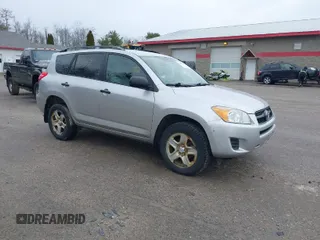 2011 Toyota RAV4 with VIN 2T3JF4DVXBW132004, listed as a IAAI auction lot 41942180 with 140,653 mi miles. Bid and sale history available at carsss.com. Image 1.
