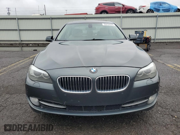 2012 BMW 5 Series 528i xDrive z VIN WBAXH5C56CDW06599, wystawiony jako Copart lot #55239355 z przebiegiem 129 520 mil mil oraz Szkoda całkowita • Salvage title. Historia ofert i sprzedaży dostępna na DreamBid. Obrazek 5.