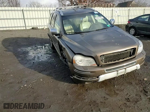 2013 Volvo XC90 Premier Plus with VIN YV4952CZ6D1664637, listed as a Copart auction lot 43931965 with 200,029 mi miles and Salvage Title. Bid and sale history available at carsss.com. Image 10.