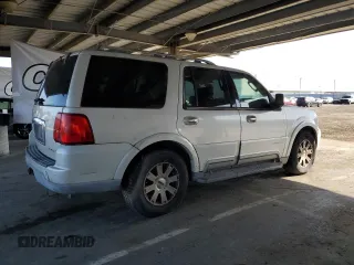 2004 Lincoln Navigator Luxury with VIN 5LMFU28R34LJ41588, listed as a Copart auction lot 59228125 with 200,699 mi miles and Clean title. Bid and sale history available at DreamBid. Image 3.