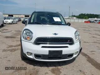 2016 MINI Countryman S with VIN WMWZC3C53GWP53582, listed as a IAAI auction lot 42400636 with Not provided miles and . Bid and sale history available at DreamBid. Image 12.