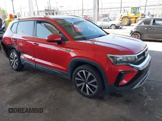2022 Volkswagen Taos SE с VIN 3VVRX7B27NM091672, выставлен на аукционе IAAI как лот 42158739 с пробегом 45 552 миль миль и . История ставок и продаж доступна на DreamBid. Изображение 1.