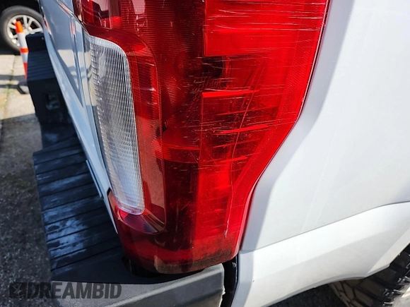 2019 Ford F-250 XL with VIN 1FT7X2B68KEE27486, listed as a IAAI auction lot 42276545 with 185,343 mi miles and . Bid and sale history available at DreamBid. Image 7.