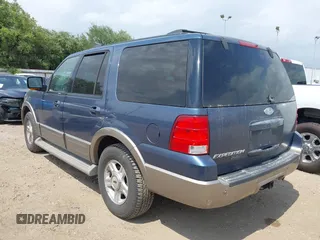 2003 Ford Expedition Eddie Bauer z VIN 1FMRU17W33LC46079, wystawiony jako IAAI lot #42157562 z przebiegiem 235 209 mil mil oraz . Historia ofert i sprzedaży dostępna na DreamBid. Obrazek 3.