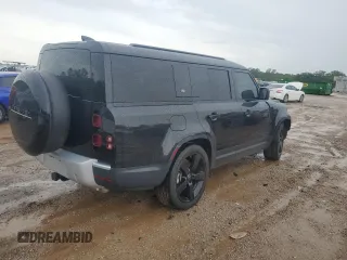 2024 Land Rover Defender S z VIN SALEJFFU2R2275850, wystawiony jako Copart lot #56134235 z przebiegiem 22 108 mil mil oraz Szkoda całkowita • Salvage title. Historia ofert i sprzedaży dostępna na DreamBid. Obrazek 3.