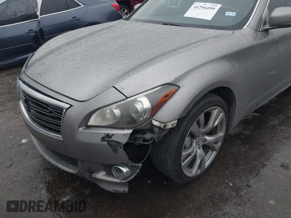 2013 Infiniti M37 with VIN JN1BY1AP7DM511497, listed as a IAAI auction lot 41294499 with 174,977 mi miles. Bid and sale history available at carsss.com. Image 6.