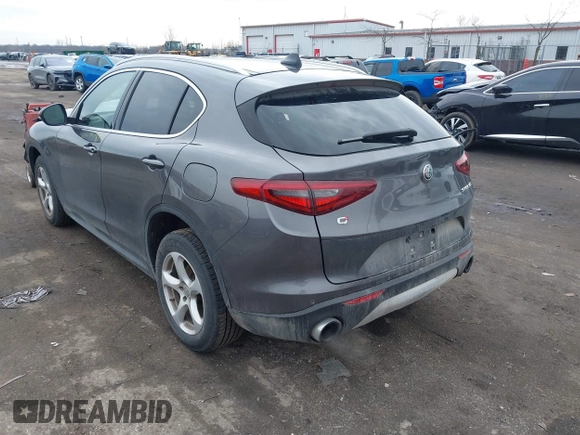 2019 Alfa Romeo Stelvio z VIN ZASPAKAN8K7C40495, wystawiony jako IAAI lot #41693705 z przebiegiem 36 415 mil mil oraz . Historia ofert i sprzedaży dostępna na DreamBid. Obrazek 3.