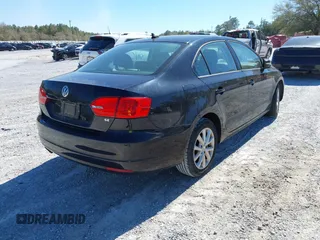 2014 Volkswagen Jetta SE с VIN 3VWD07AJ3EM367803, выставлен на аукционе IAAI как лот 41799074 с пробегом 124 592 миль миль и . История ставок и продаж доступна на DreamBid. Изображение 4.