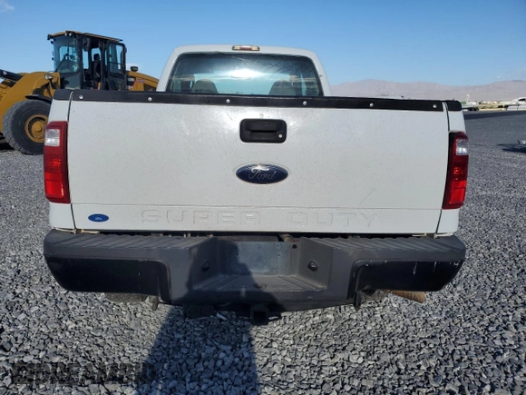 2008 Ford F-350 XL with VIN 1FTWX31R58ED57984, listed as a Copart auction lot 43121415 with 182,945 mi miles and Salvage Title. Bid and sale history available at DreamBid. Image 6.
