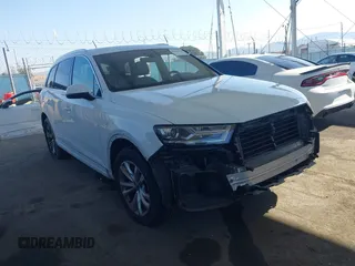 2019 Audi Q7 Premium z VIN WA1AAAF70KD037387, wystawiony jako IAAI lot #41966996 z przebiegiem 93 245 mil mil oraz . Historia ofert i sprzedaży dostępna na DreamBid. Obrazek 1.
