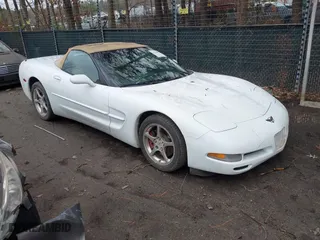 2000 Chevrolet Corvette with VIN 1G1YY32G8Y5119266, listed as a IAAI auction lot 41726878 with 123,774 mi miles. Bid and sale history available at carsss.com. Image 1.