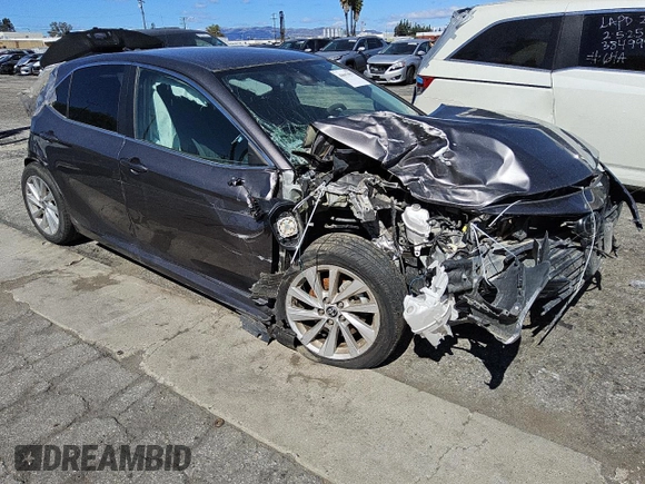 2023 Toyota Camry LE z VIN 4T1R11AKXPU764124, wystawiony jako Copart lot #47268875 z przebiegiem 37 406 mil mil oraz Szkoda całkowita • Salvage title. Historia ofert i sprzedaży dostępna na DreamBid. Obrazek 4.