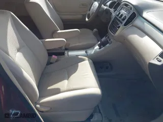 2006 Toyota Highlander w/3rd Row with VIN JTEDP21A060126282, listed as a IAAI auction lot 41872852 with 70,000 mi miles. Bid and sale history available at carsss.com. Image 5.
