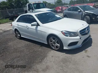 2014 Mercedes-Benz E 350 Sport z VIN WDDHF5KB2EA901598, wystawiony jako IAAI lot #42521799 z przebiegiem 187 134 mil mil oraz . Historia ofert i sprzedaży dostępna na DreamBid. Obrazek 1.