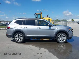 2022 Volkswagen Atlas SE with VIN 1V2WR2CA2NC542530, listed as a IAAI auction lot 41913358 with 37,977 mi miles and . Bid and sale history available at DreamBid. Image 13.