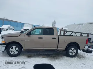 2009 Dodge 1500 Sport z VIN 1D3HV18T59S764119, wystawiony jako IAAI lot #41557254 z przebiegiem 132 826 mil mil oraz . Historia ofert i sprzedaży dostępna na DreamBid. Obrazek 14.