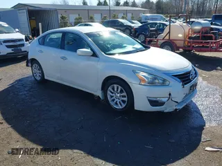 2013 Nissan Altima SV with VIN 1N4AL3APXDN544741, listed as a IAAI auction lot 41435981 with 18,990 mi miles and . Bid and sale history available at carsss.com. Image 1.