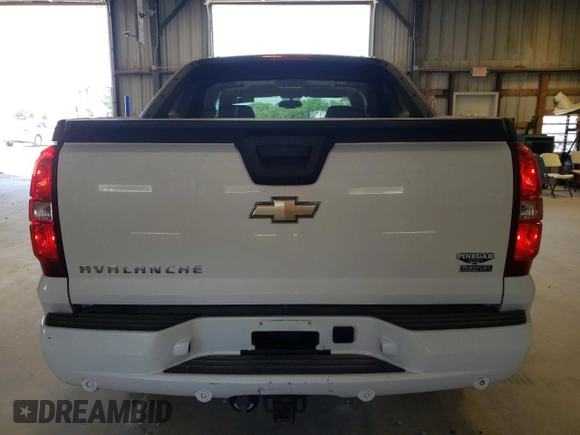 2008 Chevrolet Avalanche LTZ with VIN 3GNFK12308G169094, listed as a Copart auction lot 61630444 with 242,434 mi miles and Salvage Title. Bid and sale history available at carsss.com. Image 6.
