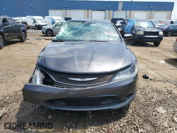 2015 Chrysler 200 S with VIN 1C3CCCBB8FN759936, listed as a Copart auction lot 62585775 with 116,487 mi miles and Clean title. Bid and sale history available at DreamBid. Image 5.