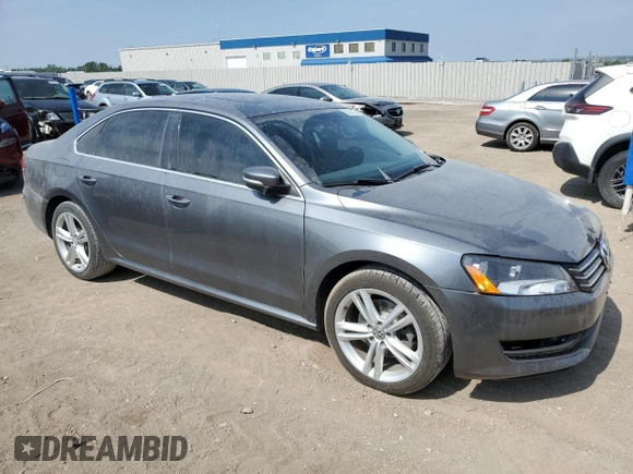 2014 Volkswagen Passat SE z VIN 1VWBN7A30EC078471, wystawiony jako Copart lot #60243135 z przebiegiem 96 862 mil mil oraz Szkoda całkowita • Salvage title. Historia ofert i sprzedaży dostępna na DreamBid. Obrazek 4.