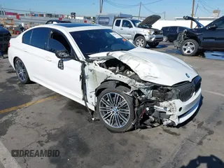 2019 BMW 5 Series 530i with VIN WBAJA5C52KWA57922, listed as a IAAI auction lot 40896802 with 60,562 mi miles. Bid and sale history available at carsss.com. Image 1.