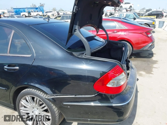 2007 Mercedes-Benz E 350 z VIN WDBUF56X37B065908, wystawiony jako IAAI lot #42347753 z przebiegiem 183 763 mil mil oraz . Historia ofert i sprzedaży dostępna na DreamBid. Obrazek 13.