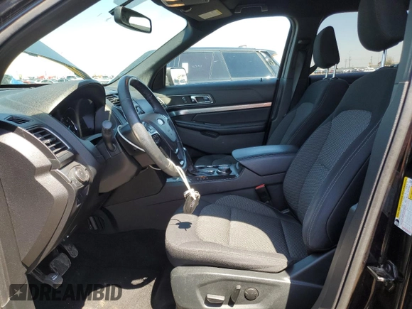 2019 Ford Explorer XLT с VIN 1FM5K8DH1KGA37725, выставлен на аукционе Copart как лот 56255315 с пробегом 56 501 миль миль и Списание • Salvage title. История ставок и продаж доступна на DreamBid. Изображение 7.
