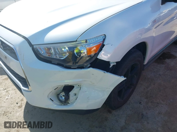 2015 Mitsubishi Outlander Sport ES with VIN 4A4AP3AU6FE048240, listed as a IAAI auction lot 42095926 with 105,094 mi miles. Bid and sale history available at carsss.com. Image 6.