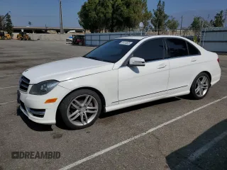 2013 Mercedes-Benz C 250 Sport с VIN WDDGF4HB8DR243346, выставлен на аукционе Copart как лот 61473325 с пробегом 150 948 миль миль и Списание • Salvage title. История ставок и продаж доступна на DreamBid. Изображение 1.