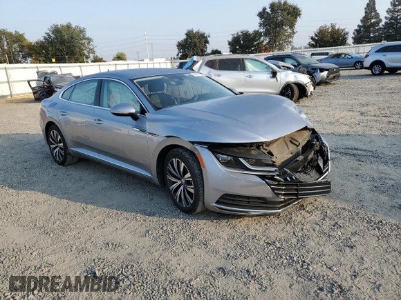 2019 Volkswagen Arteon SE z VIN WVWBR7AN7KE000360, wystawiony jako Copart lot #69217423 z przebiegiem 28 694 mil mil oraz . Historia ofert i sprzedaży dostępna na DreamBid. Obrazek 4.