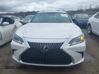 2019 Lexus ES with VIN 58ABZ1B1XKU010853, listed as a IAAI auction lot 42025744 with 42,416 mi miles. Bid and sale history available at carsss.com. Image 12.