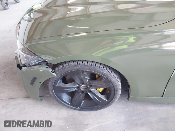 2012 BMW 3 Series 335i с VIN WBA3A9C55CFX59649, выставлен на аукционе IAAI как лот 42092969 с пробегом 182 620 миль миль и . История ставок и продаж доступна на DreamBid. Изображение 21.