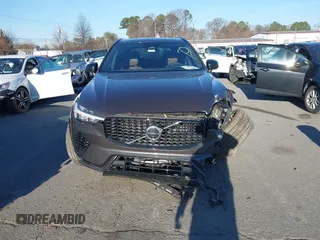 2024 Volvo XC60 Recharge Plug-In Hybrid Ultimate Dark Theme with VIN YV4H60DM0R1866042, listed as a IAAI auction lot 41490620 with 22,216 mi miles. Bid and sale history available at carsss.com. Image 12.