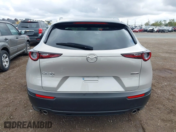 2024 Mazda CX-30 S Select Sport z VIN 3MVDMBBM3RM664352, wystawiony jako IAAI lot #42190340 z przebiegiem 10 068 mil mil oraz . Historia ofert i sprzedaży dostępna na DreamBid. Obrazek 17.