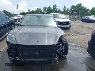 2025 Porsche Cayenne with VIN WP1AM2AY7SDA27408, listed as a IAAI auction lot 42462860 with 2,910 mi miles and . Bid and sale history available at DreamBid. Image 12.