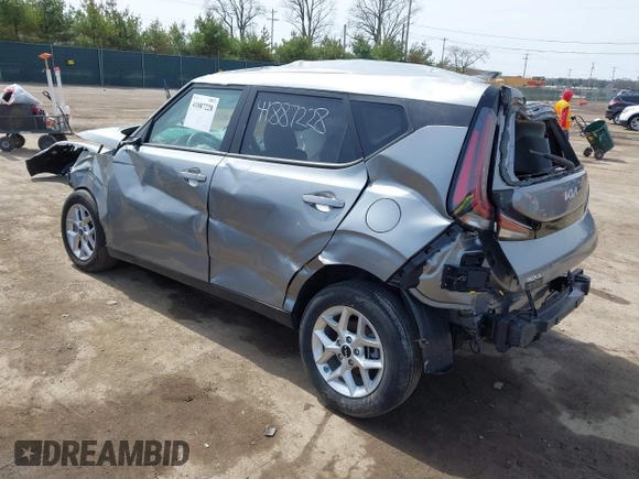 2025 Kia Soul LX with VIN KNDJ23AU9S7934346, listed as a IAAI auction lot 41887228 with 4,819 mi miles. Bid and sale history available at carsss.com. Image 3.