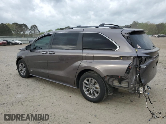 2021 Toyota Sienna XLE with VIN 5TDYRKEC3MS065158, listed as a Copart auction lot 51608655 with 67,412 mi miles and Clean Title. Bid and sale history available at DreamBid. Image 2.