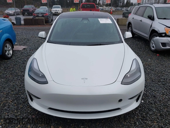 2023 Tesla Model 3 Performance z VIN 5YJ3E1EC9PF545648, wystawiony jako IAAI lot #41573583 z przebiegiem 15 207 mil mil oraz . Historia ofert i sprzedaży dostępna na DreamBid. Obrazek 12.
