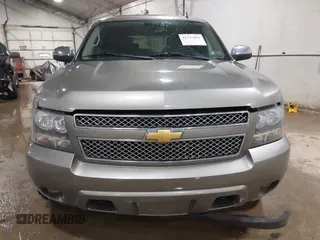 2009 Chevrolet Tahoe LTZ with VIN 1GNFK33049R143390, listed as a IAAI auction lot 41747041 with 209,492 mi miles and . Bid and sale history available at DreamBid. Image 12.