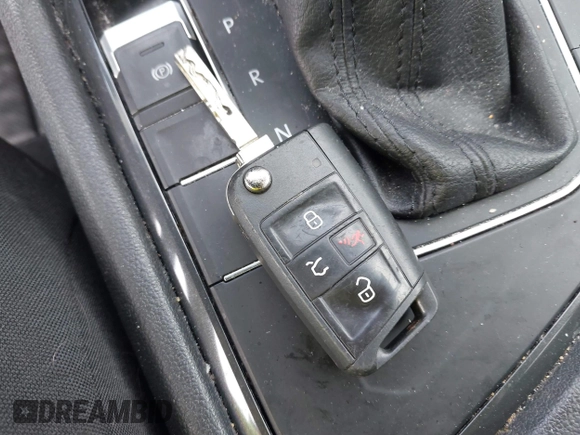 2020 Volkswagen Tiguan S с VIN 3VV1B7AX5LM151924, выставлен на аукционе IAAI как лот 42084869 с пробегом 74 176 миль миль и . История ставок и продаж доступна на DreamBid. Изображение 11.